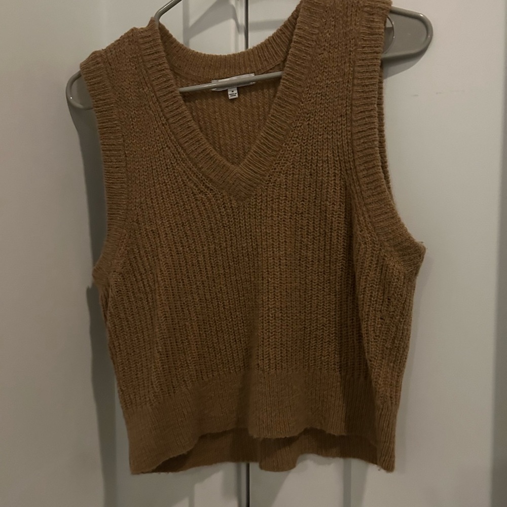 Madewell- The fineloft shrunken sweater Vest